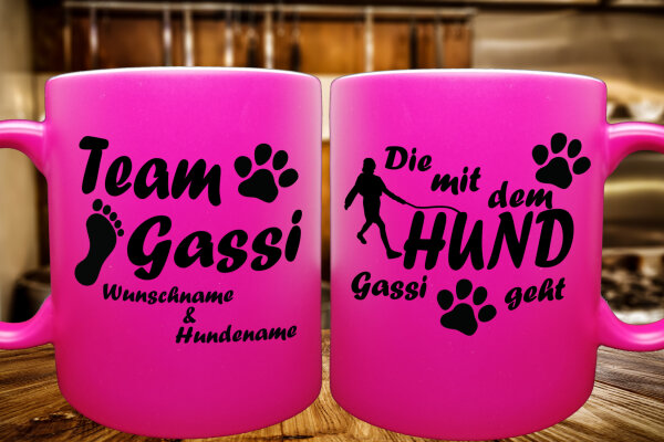 FUNNYWORDS® Team Gassi - mit dem HUND Gassi geht Kaffeebecher  NEON & Glitzer  - Wunschnamen